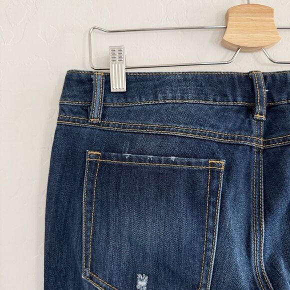 CAbi Slim Boyfriend Distressed Jeans #3045 Size 6 - Picture 4 of 7